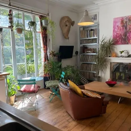 Artistic Spacious Flat In Central Brixton London Exterior photo